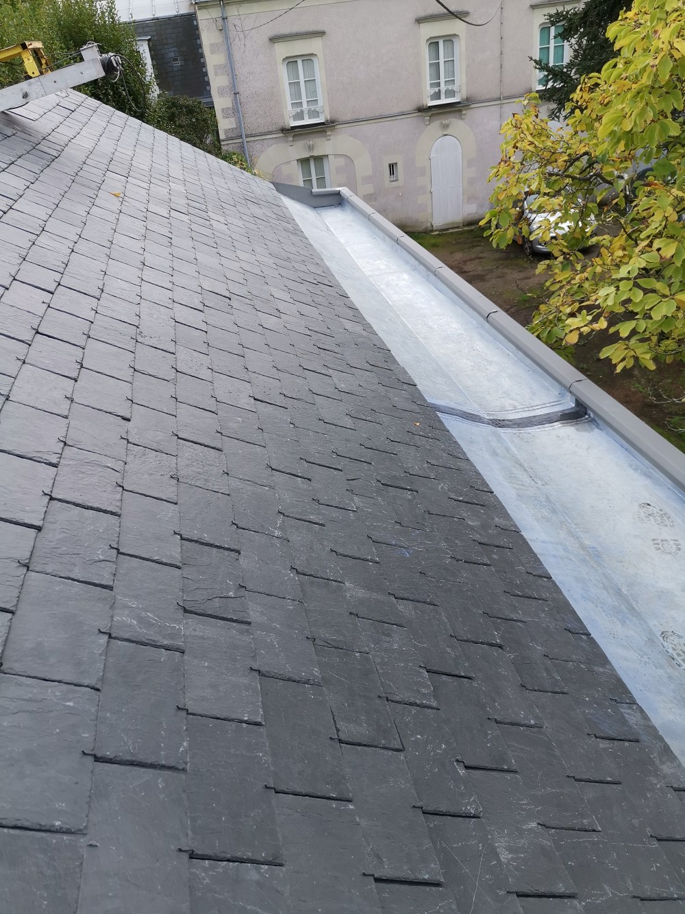 Finition de rive et étanchéité